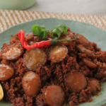 review-makanan-rendang-jengkol