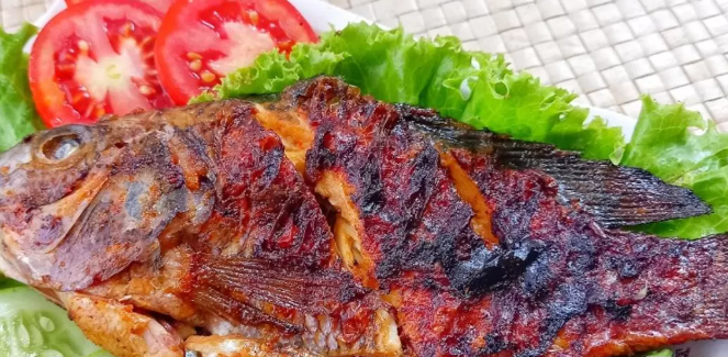 review-makanan-ikan-bakar-jimbaran-khas-bali