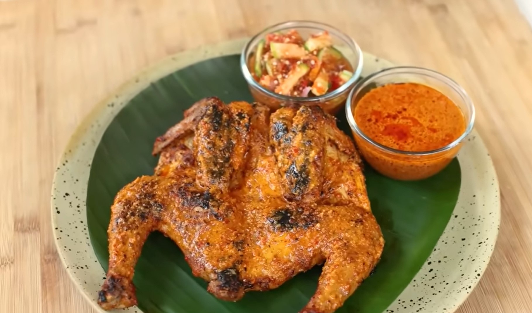 Pedasnya Ayam Bakar Taliwang Khas Lombok Menggoda Selera