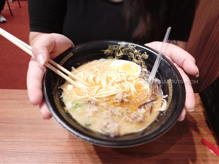 Nikmati Ramen Ichiran Viral Singapura yang Menggoda Lidah