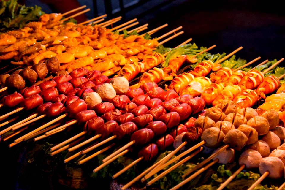 Mencicipi Street Food Terpopuler Paling Lezat dan Murah