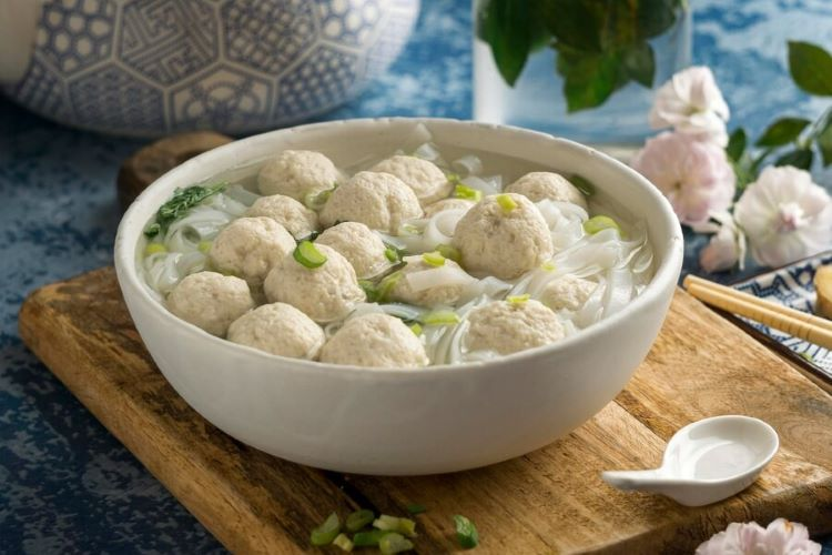Review Bakso Solo Autentik dengan Kaldu Sapi yang Gurih
