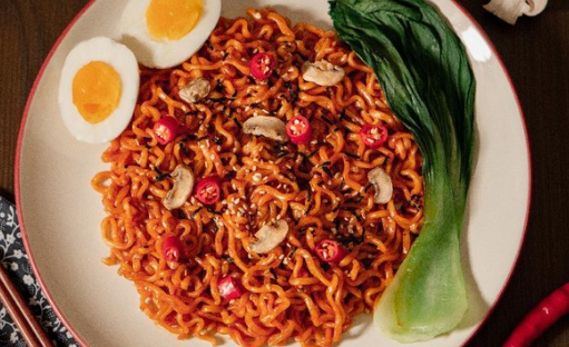 Review Makanan Pedas dengan Sensasi Gurih Nagih